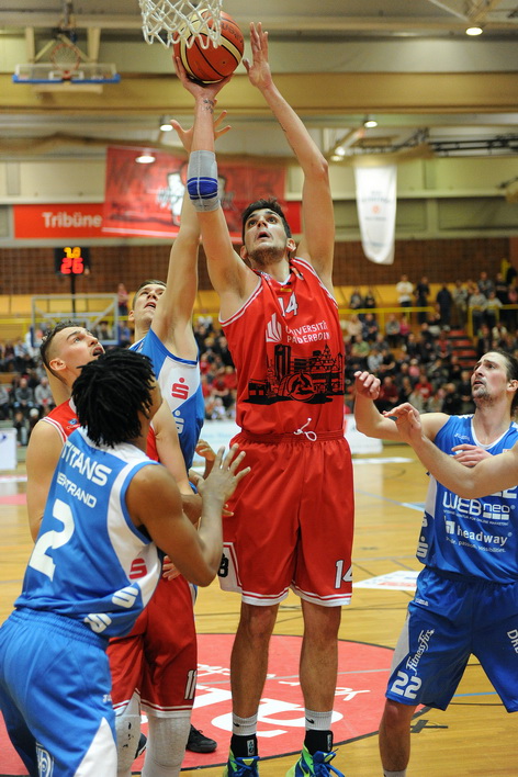 Wie gegen Essen und Dresden wollen Ivan Buntic und die Uni Baskets daheim die Überhand behalten. (Foto: Ulrich Petzold)